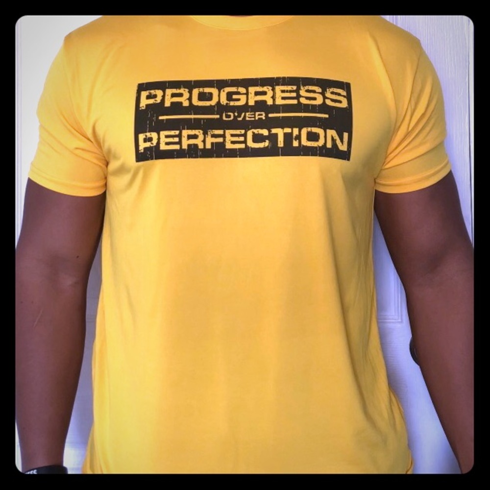 New Polyester Athletic Workout Material Shirt